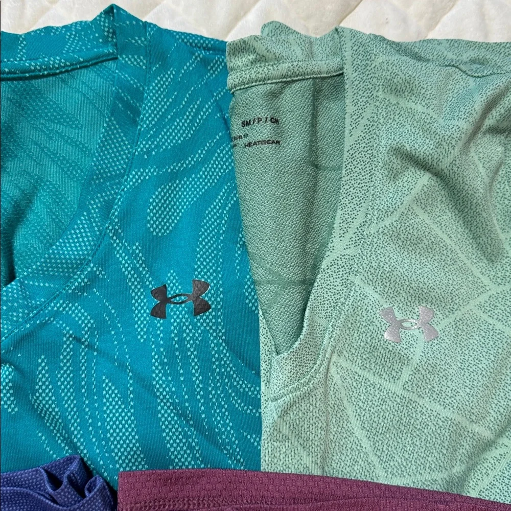 Under Armour Athletic Shirts Set - Picture 3 of 5